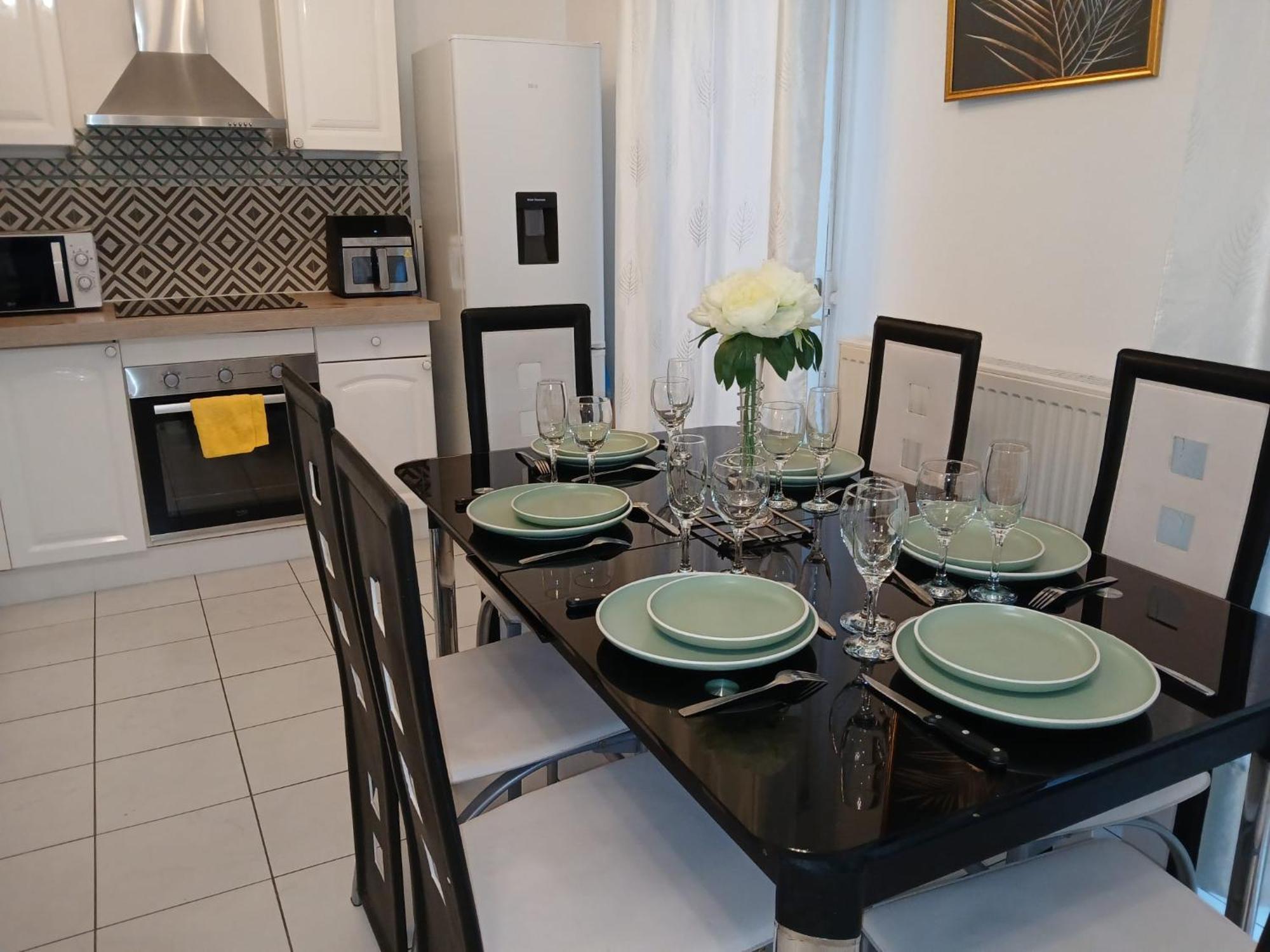 Apart-Chic-Les-Ulis With Balcon, Terrasse And Parking Les Ulis Exterior photo